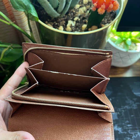 Louis Vuitton Tresor Wallet Monogram - Picture 9 of 12